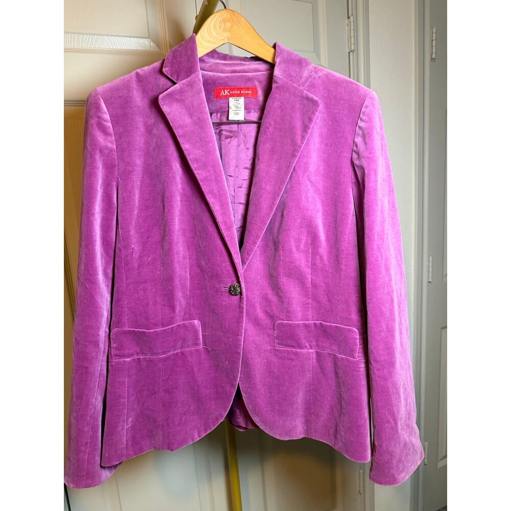 Anne Klein Velvet Blazer in Magenta, crafted from stretch velveteen fabric.